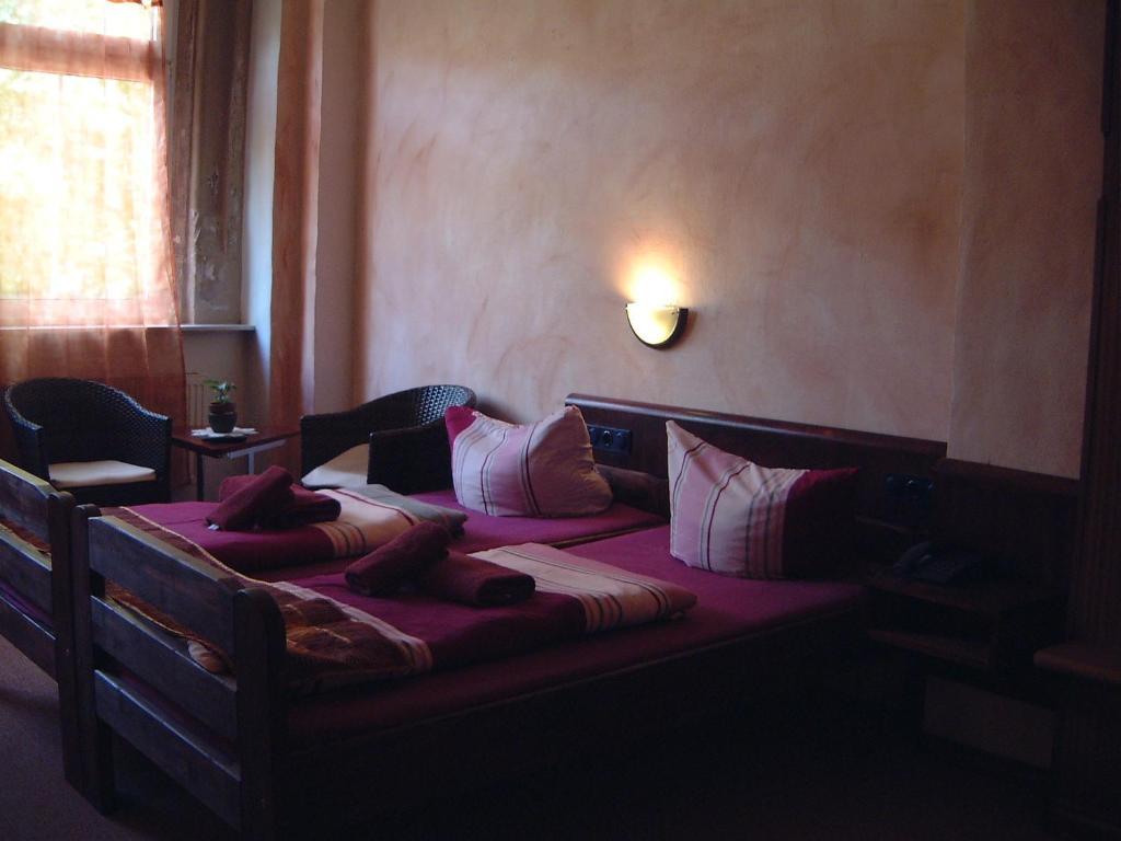 Hotel Restaurant Toscana Naumburg Ruang foto