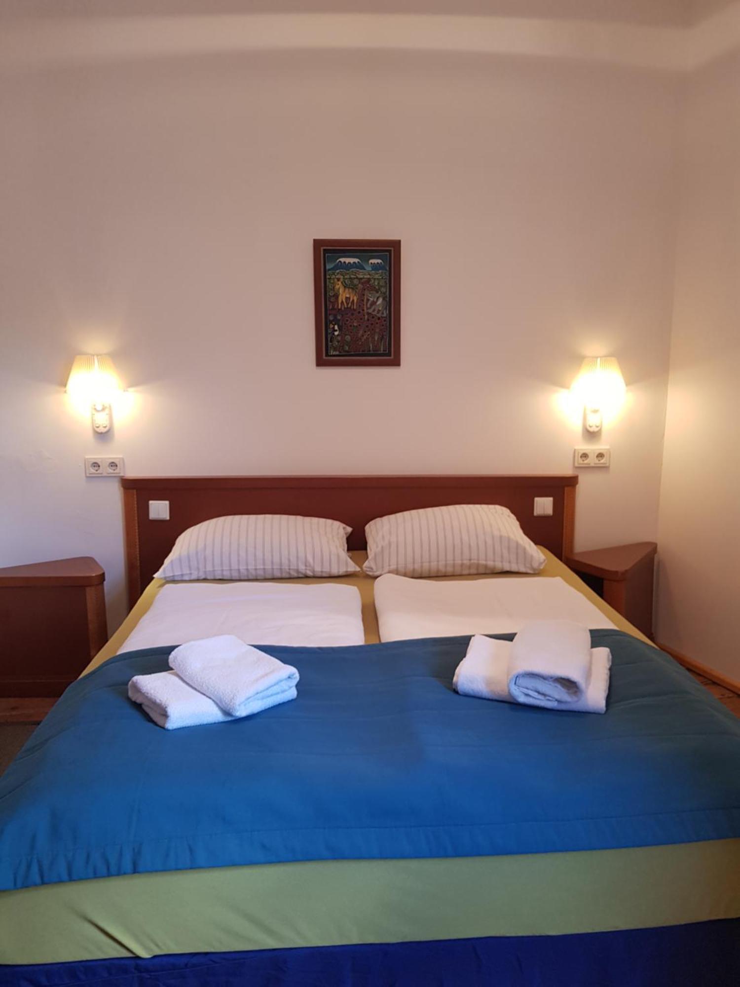 Hotel Restaurant Toscana Naumburg Ruang foto